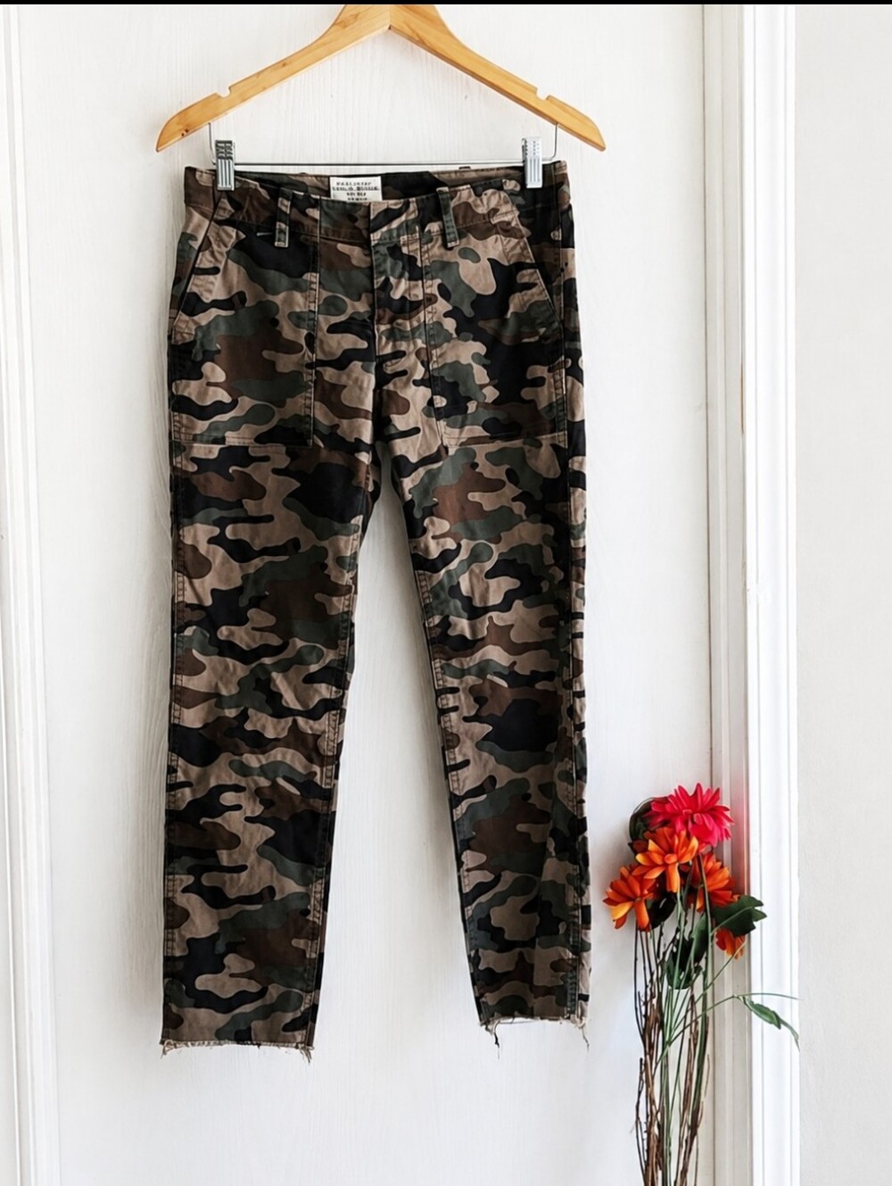 Nili Lotan Jenna | Celebrity Style High Waist Camo Cargo Pants Streetwear - Picture 4 of 11